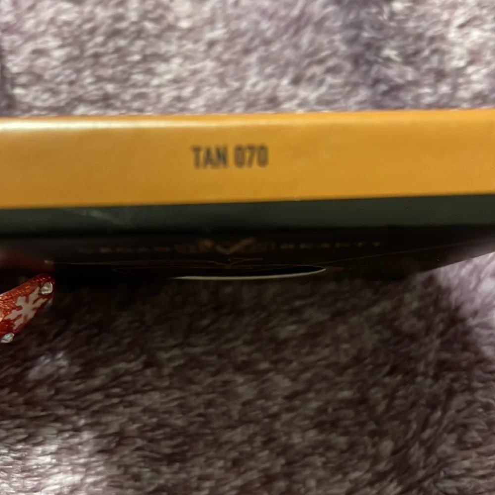 KVD Good Apple Tan 070 Skin-Perfecting Foundation Balm